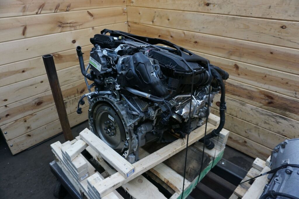 MERCEDESBENZ M276 COMPLETE ENGINE WITH TRANSMISSION