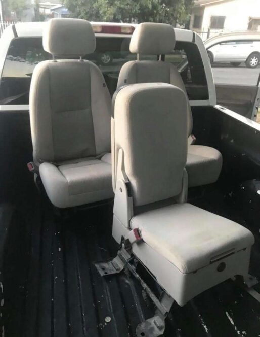 2007-2013Chevy GMC front and rear seats with center console